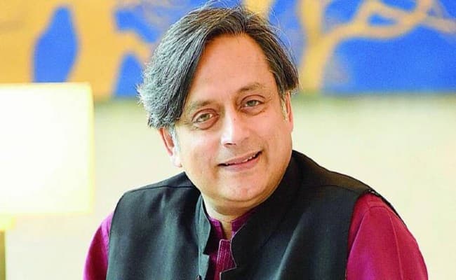 Coronavirus : सामाजिक मेलजोल से दूरी का केरल का तरीका- शशि थरूर