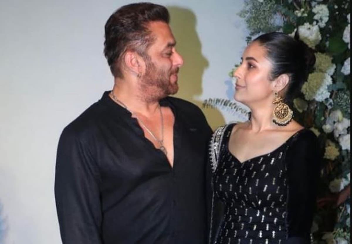Arpita Khan Eid bash: सलमान खान को यूं गले लगाते दिखी शहनाज गिल, VIDEO में देखें दोनों की क्यूट बॉन्डिंग