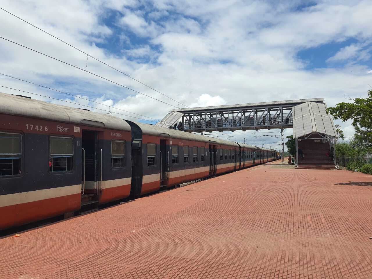 श्रावणी मेला को लेकर महादेवसाल स्टेशन पर 18 ट्रेनों का हो रहा ठहराव, रेलवे ने जारी किया लिस्ट