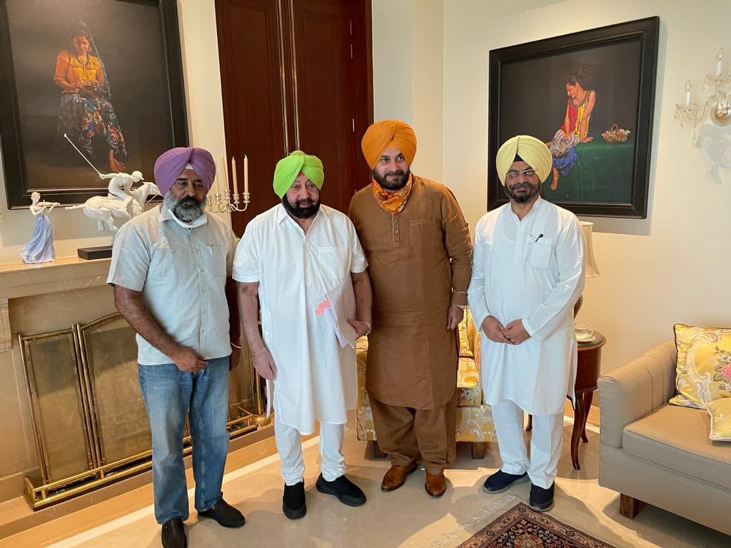 Punjab : ‘अपने सलाहकारों को काबू में रखें नवजोत सिंह सिद्धू’, अमरिंदर सिंह के बाद मनीष तिवारी कुछ यूं भड़के