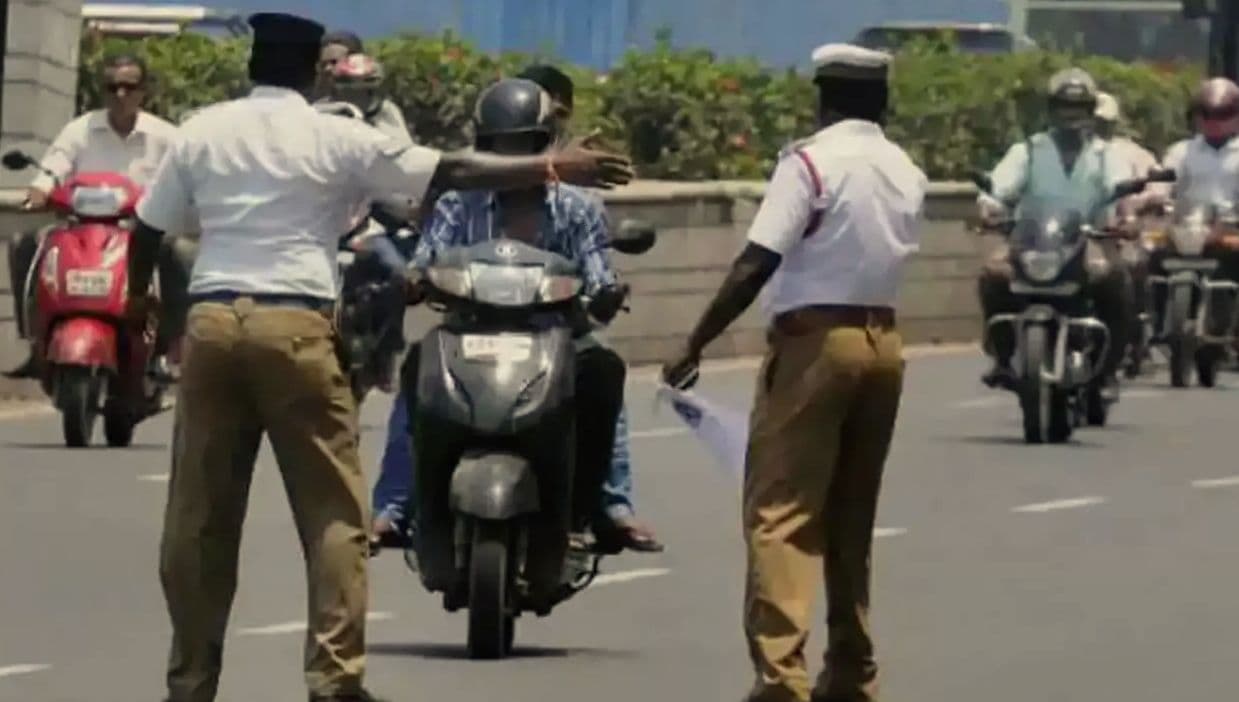 Auto Guide: अगर आप भी चप्पल पहन कर बाइक चलाते हैं तो हो जाएं सावधान, कट सकता है भारी चालान