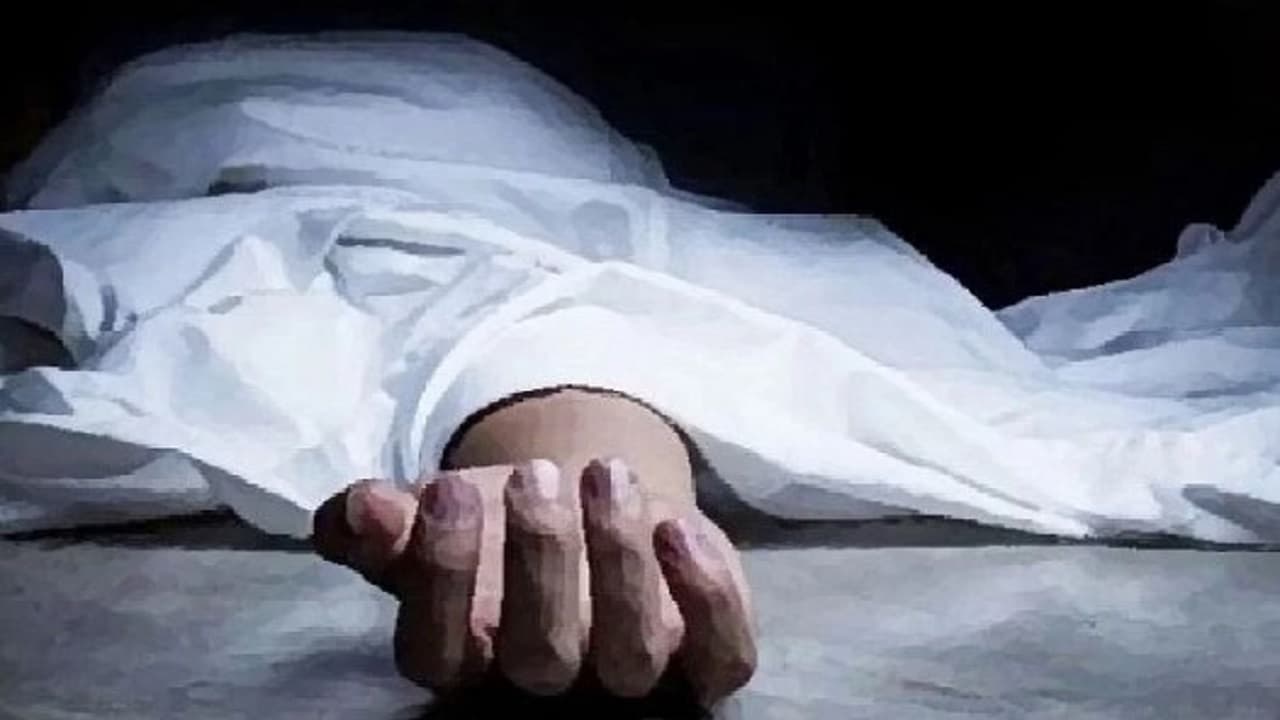 बिहार: आरा में युवक की मौत के बाद आगजनी व सड़क जाम, डॉक्टर पर लापरवाही का है आरोप