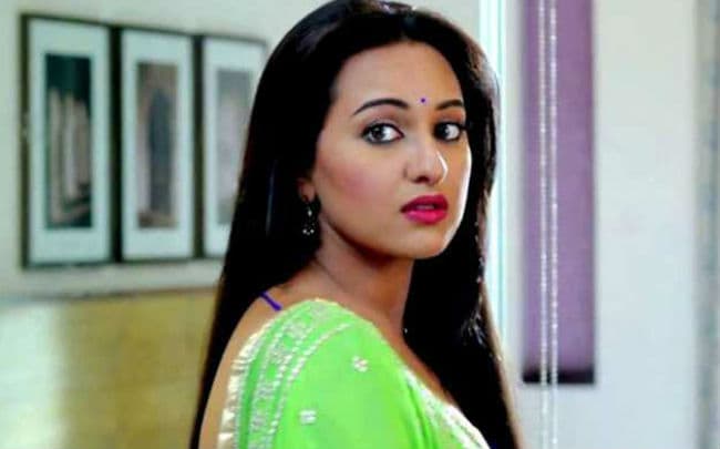शहनाज गिल पर आखिर क्यों भड़की सोना महापात्रा? बोली- ‘मुझे नहीं पता कि…’, जानें पूरा मामला शहनाज गिल पर आखिर क्यों भड़की सोना महापात्रा? बोली- ‘मुझे नहीं पता कि…’, जानें पूरा मामला
