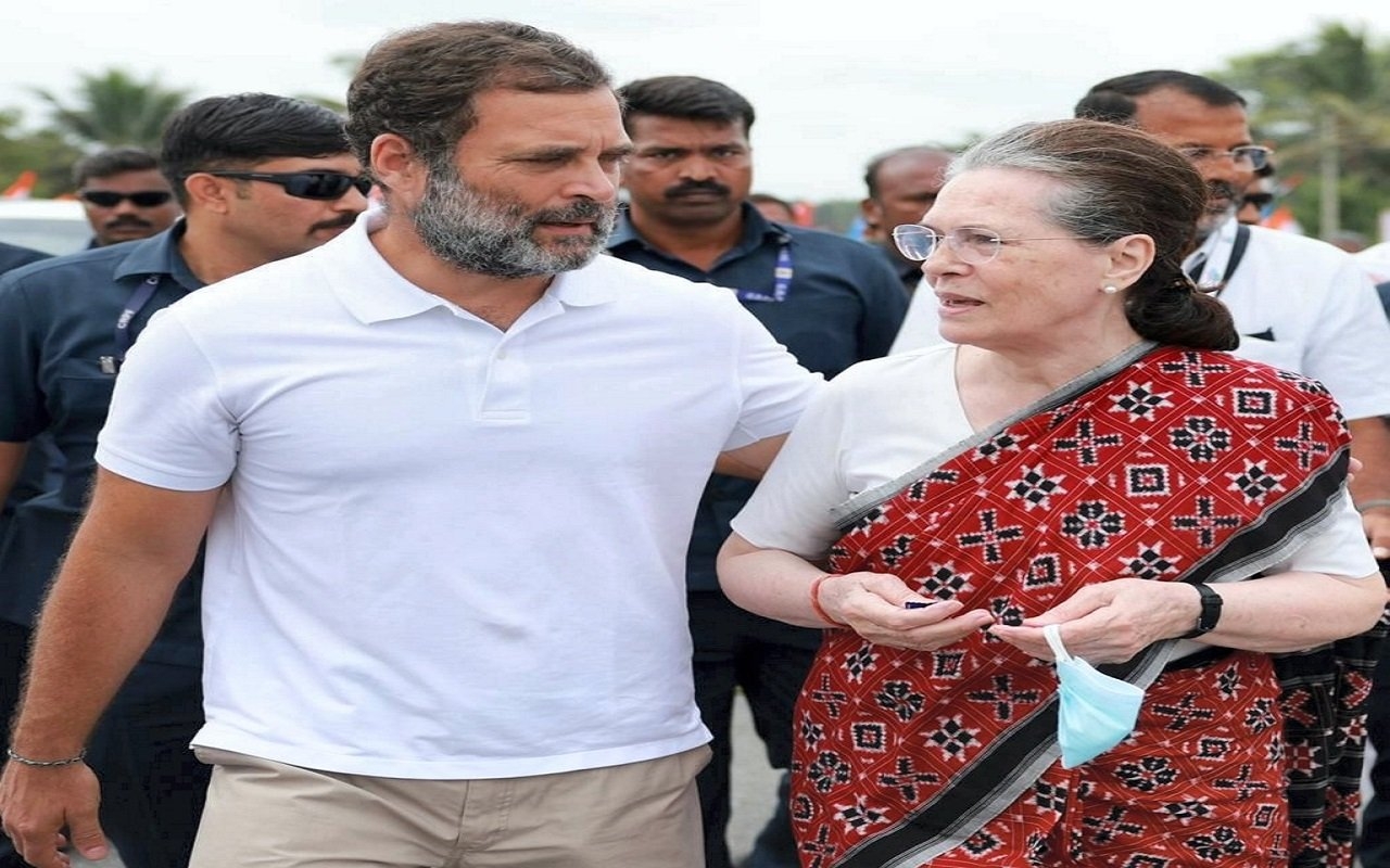 Congress: रायपुर पहुंचे राहुल-सोनिया गांधी, महाधिवेशन में होंगे शामिल, खरगे ने कहा- ‘आम चुनाव एक बड़ा अवसर’