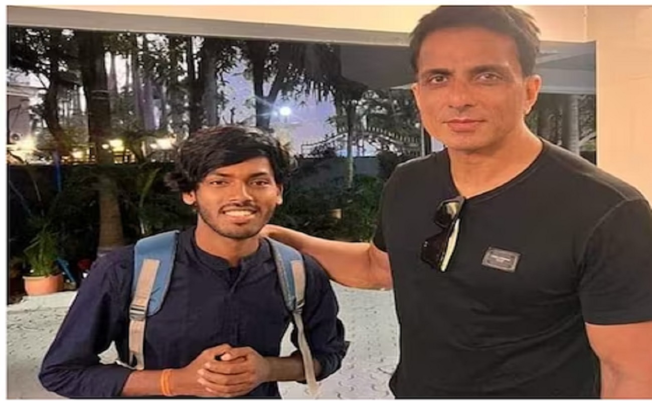 गाना वायरल होते ही बिहार के लाल की खुली किस्मत, सोनू सूद से मुंबई में मुलाकात