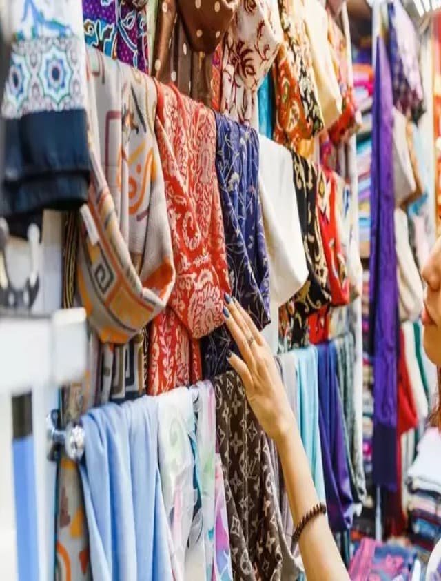 Cheapest Cloth Market In Lucknow: लखनऊ में यहां मिलते हैं सबसे सस्ते कपड़े, ये हैं मार्केट के नाम