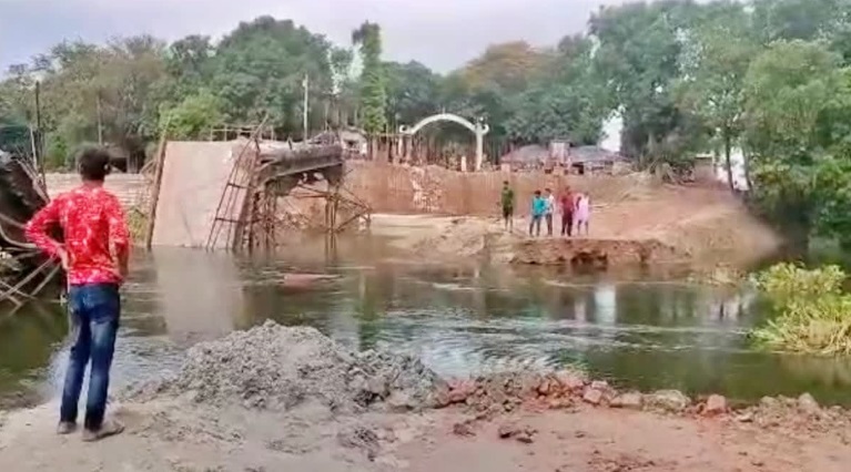 दरभंगा में 18 लाख का डायवर्जन नदी की तेज धार में बहा, लोगों की बढ़ी मुश्किलें