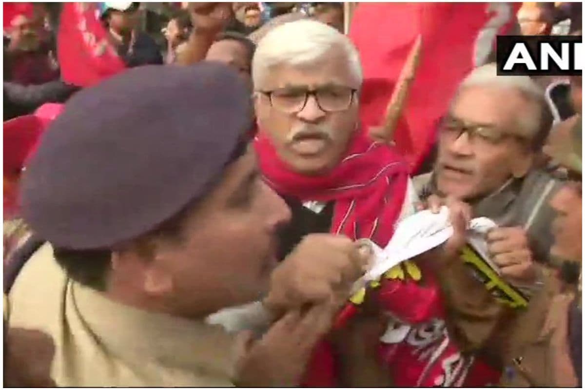 WB News : जयनगर में तृणमूल नेता की हत्या को लेकर तनाव के बीच माकपा नेताओं और पुलिस में धक्का-मुक्की