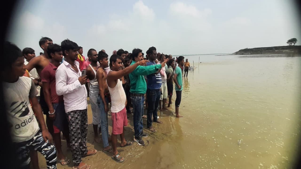 Bihar News: सुल्तानगंज में स्नान के दौरान एक ही परिवार के 5 लोग गंगा में डूबे, 3 शव बरामद, तलाश जारी