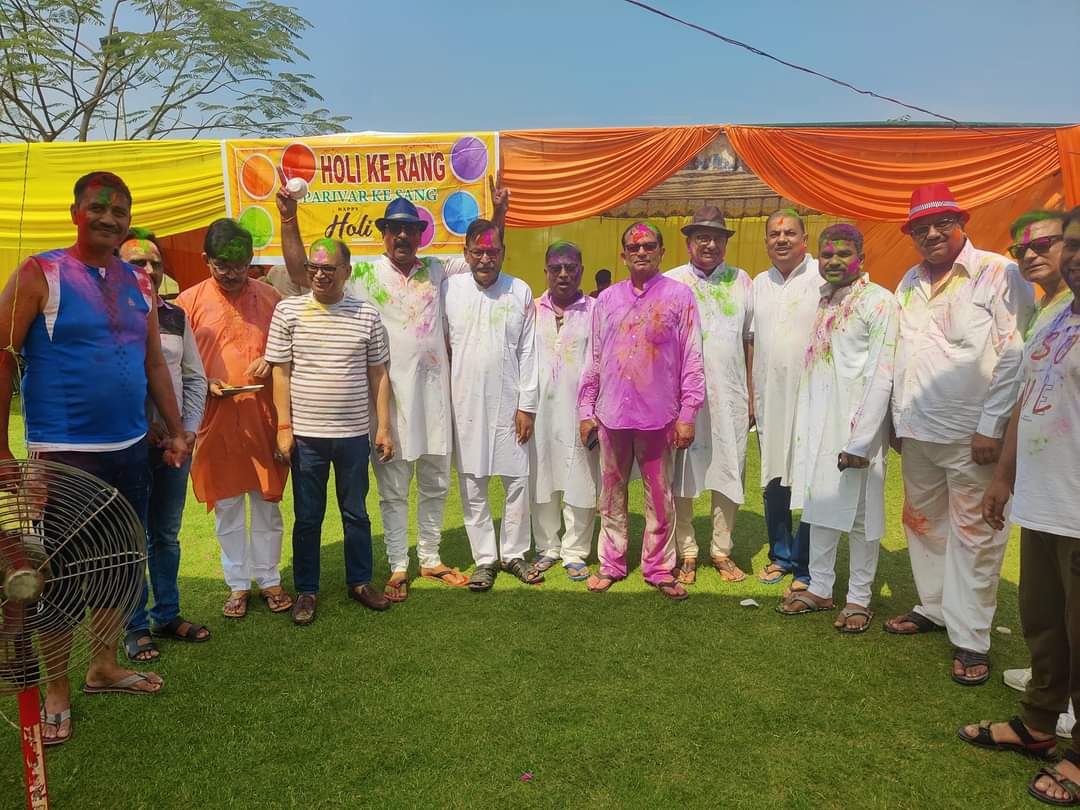 Holi 2022: नवाबों के शहर लखनऊ में होली की अलग ही दिखी रौनक, हर तस्वीर में है कुछ खास, देखें Photos