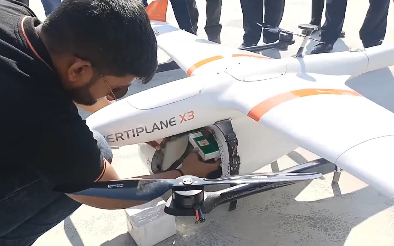 Uttarakhand: सिर्फ 30 मिनट में ड्रोन ने AIIMS ऋषिकेश से टिहरी गढ़वाल अस्पताल पहुंचाई दवा, देखें वीडियो