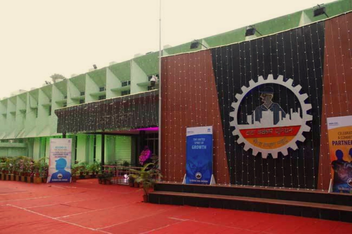 टाटा वर्कर्स यूनियन कमेटी की मीटिंग रही हंगामेदार, पूर्व डिप्टी प्रेसिडेंट और अध्यक्ष एक दूसरे से भिड़े