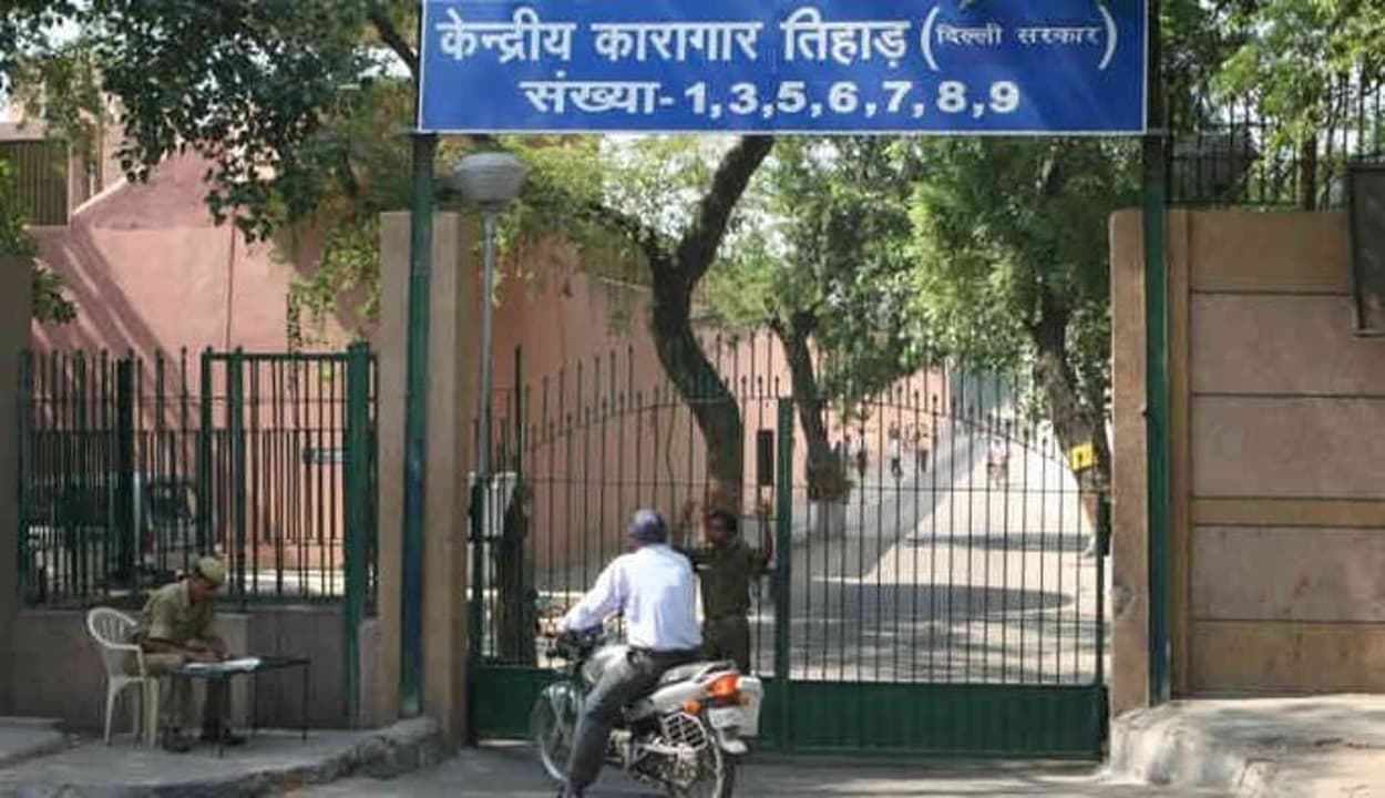 तिहाड़ में कैदी ने फांसी लगाकर की आत्महत्या, जांच में जुटी पुलिस