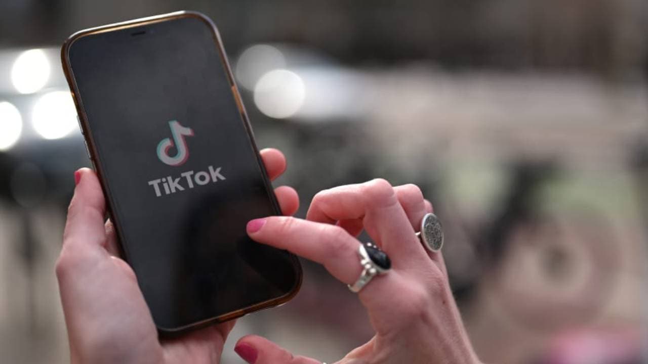 TikTok बैन होने की वजह से डिप्रेशन में थी टिकटॉक स्‍टार! कर ली आत्‍महत्‍या