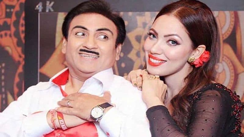 Taarak Mehta Ka Ooltah Chashmah : जेठालाल दिखे ‘रईस’ शाहरुख खान के अंदाज में, तो बबीता जी बनी लैला, यहां देखें जबरदस्त VIDEO