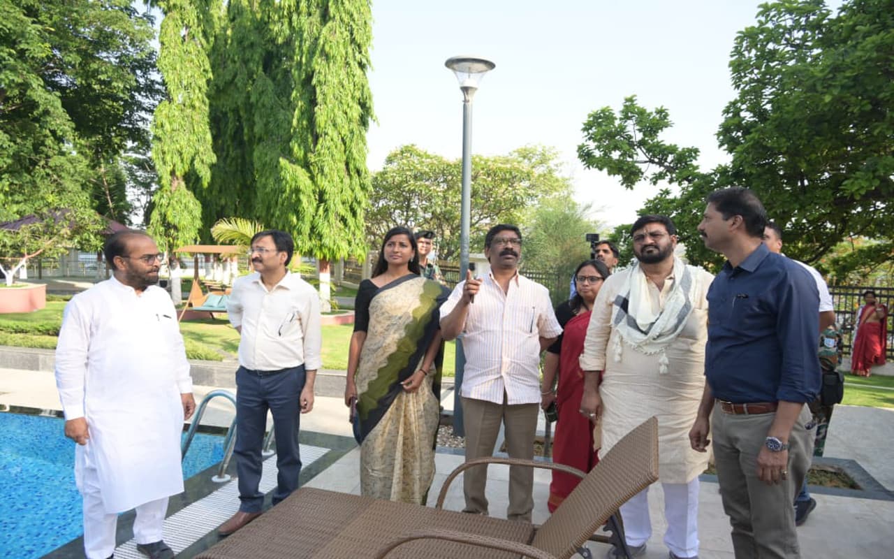 Photos: सीएम हेमंत सोरेन ने राज्यवासियों को पर्यटन विहार की दी सौगात, कहा- रोजगार के नये अवसर होंगे पैदा Photos: सीएम हेमंत सोरेन ने राज्यवासियों को पर्यटन विहार की दी सौगात, कहा- रोजगार के नये अवसर होंगे पैदा