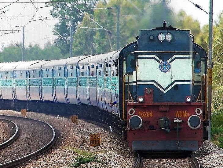 22 मई से देशभर में चल सकती हैं मेल-एक्सप्रेस ट्रेनें 22 मई से देशभर में चल सकती हैं मेल-एक्सप्रेस ट्रेनें