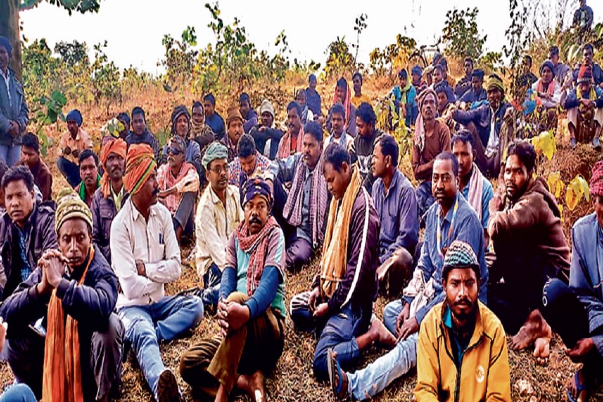 झारखंड के संताल आदिवासियों ने कफन प्रथा पर लगायी रोक, बदले में देने होंगे पीड़ित परिवार को धन राशि