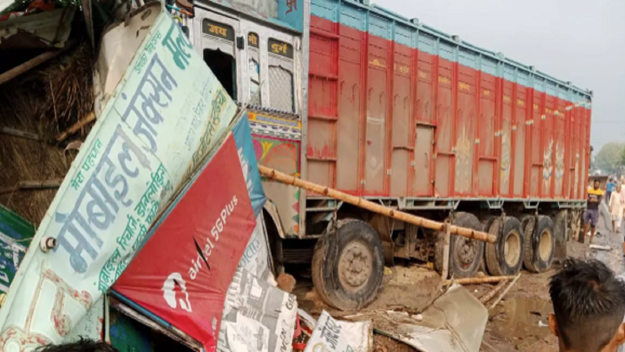 बिहार: बोलेरो को टक्कर मारने के बाद दुकान में घुसा अनियंत्रित ट्रक, हादसे में कई लोग घायल, एक की मौत