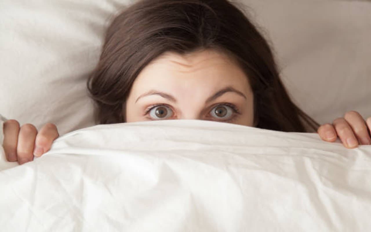 How to Get Rid of Bad Dreams: क्या आपको भी आते हैं बुरे सपने? निजात पाने के लिए करें ये टोटका