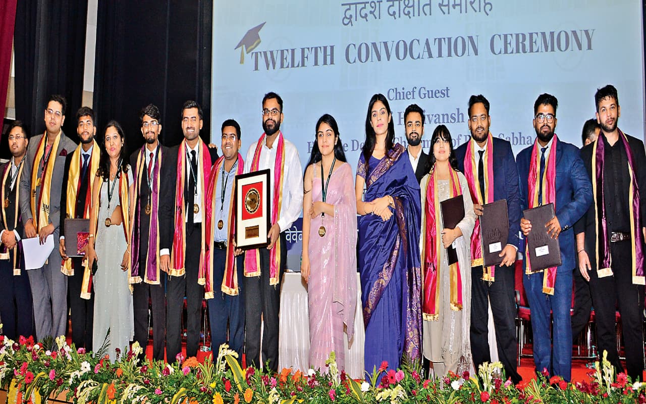 IIM रांची के 12वें दीक्षांत समारोह में बांटी गयीं 542 डिग्रियां, टॉप थ्री को मिला गोल्ड