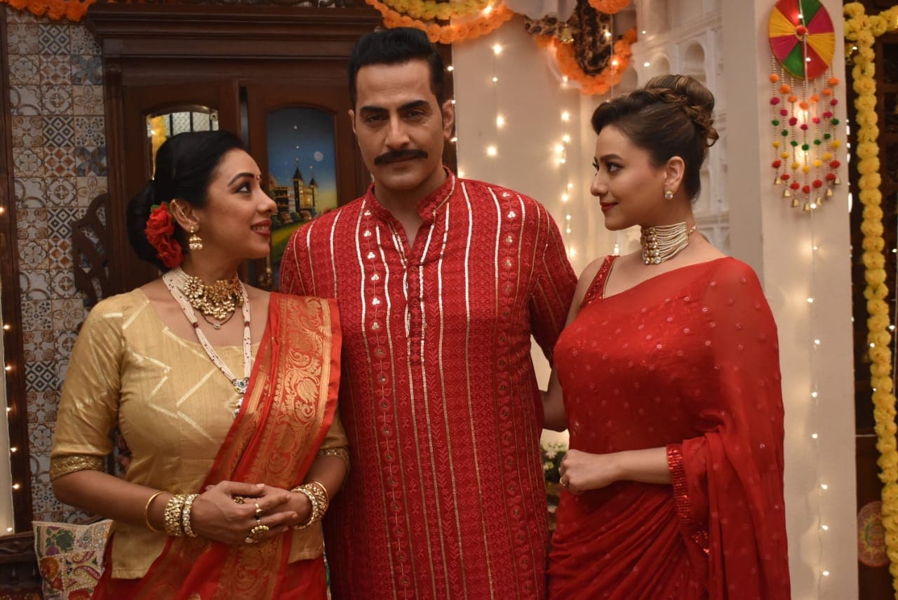 Anupama Written Update : बा ने इस तरह वनराज को जाने से रोका, काव्या फिर से पहुंची अनुपमा के घर, आगे होगा ये…