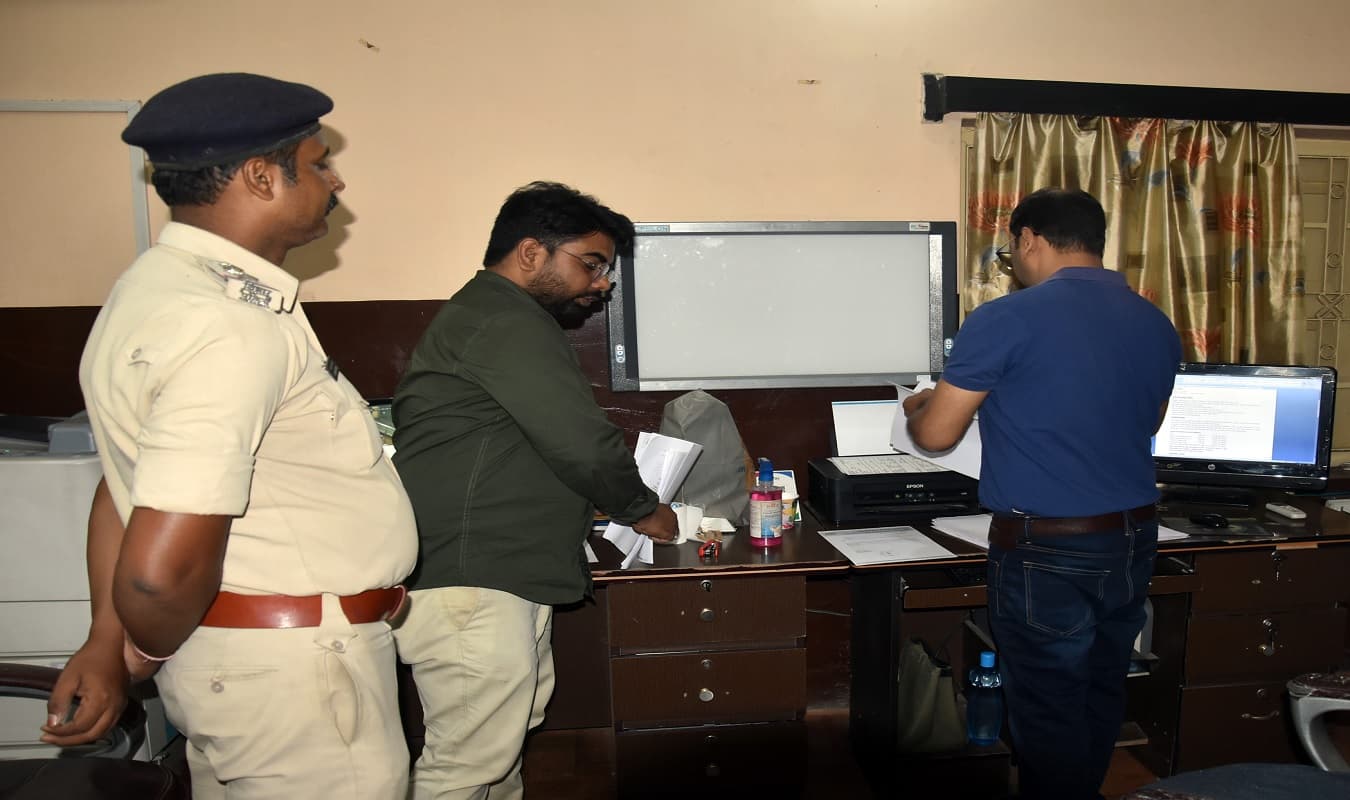पटना के गड़बड़ी वाले अल्ट्रासाउंड केंद्रों पर दो दिनों के अंदर होगी कार्रवाई, हुई जांच पटना के गड़बड़ी वाले अल्ट्रासाउंड केंद्रों पर दो दिनों के अंदर होगी कार्रवाई, हुई जांच
