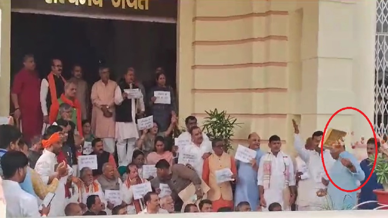 बिहार विधानसभा के बाहर ‘आरक्षण के लड्डू’ पर घमासान, राजद और भाजपा के विधायकों के बीच हुई नोंकझोंक