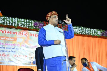 Vijay Rupani Health Updates : गुजरात के सीएम विजय रूपाणी कोरोना संक्रमित, मंच पर हुए थे बेहोश, पीएम मोदी ने किया फोन