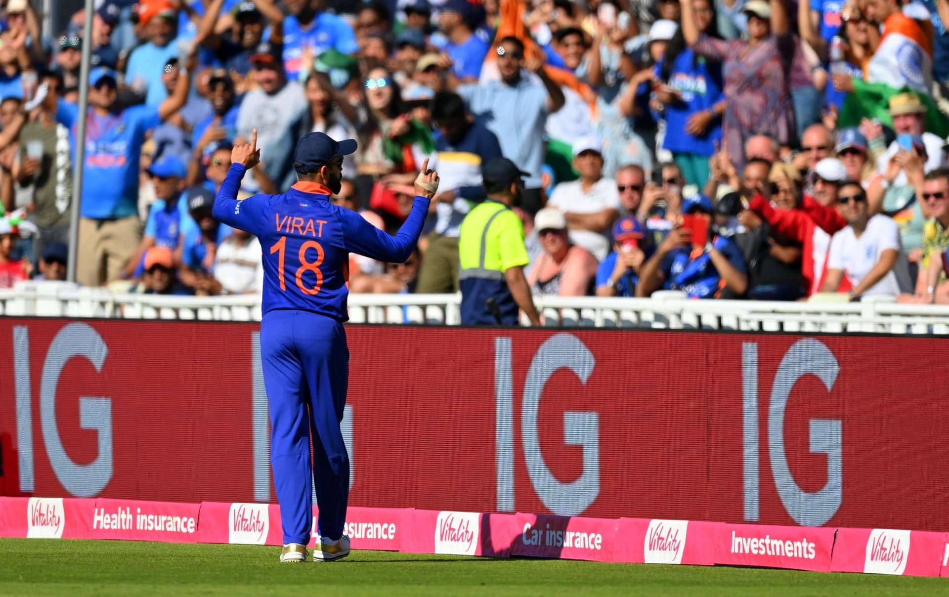 England vs India: विराट कोहली बल्ले से फेल, लेकिन मैदान पर फैंस को जमकर नचाया, देखें वीडियो