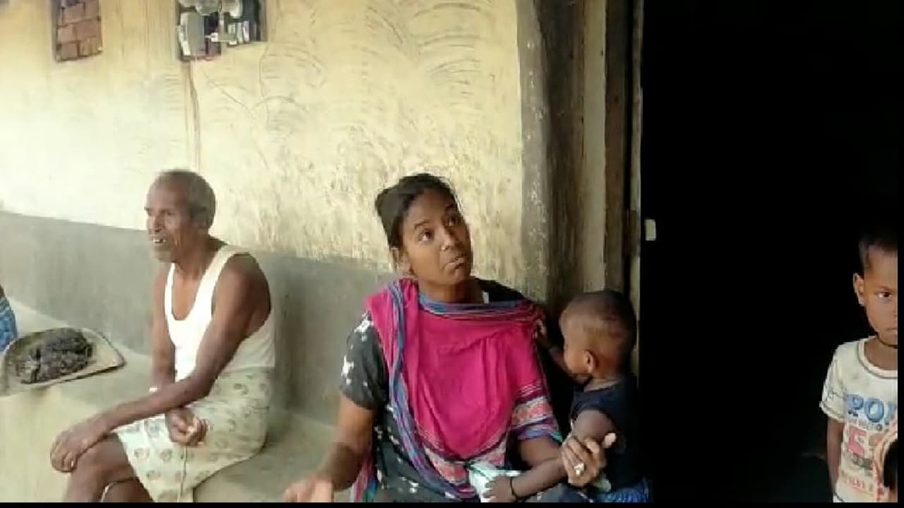 डायन-बिसाही में डबल मर्डर : दिन में बैठी थी पंचायत, फिर मामला पहुंचा था थाने, इसी रात टांगी ने काट डाला डायन-बिसाही में डबल मर्डर : दिन में बैठी थी पंचायत, फिर मामला पहुंचा था थाने, इसी रात टांगी ने काट डाला