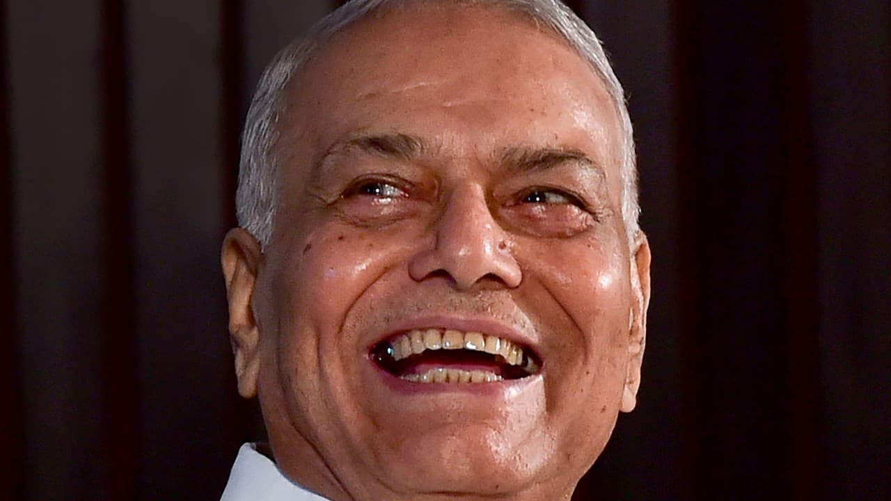 Yashwant Sinha: नौकरशाह से राजनेता और अब राष्ट्रपति पद के उम्मीदवार यशवंत सिन्हा का ऐसा रहा है सफर Yashwant Sinha: नौकरशाह से राजनेता और अब राष्ट्रपति पद के उम्मीदवार यशवंत सिन्हा का ऐसा रहा है सफर