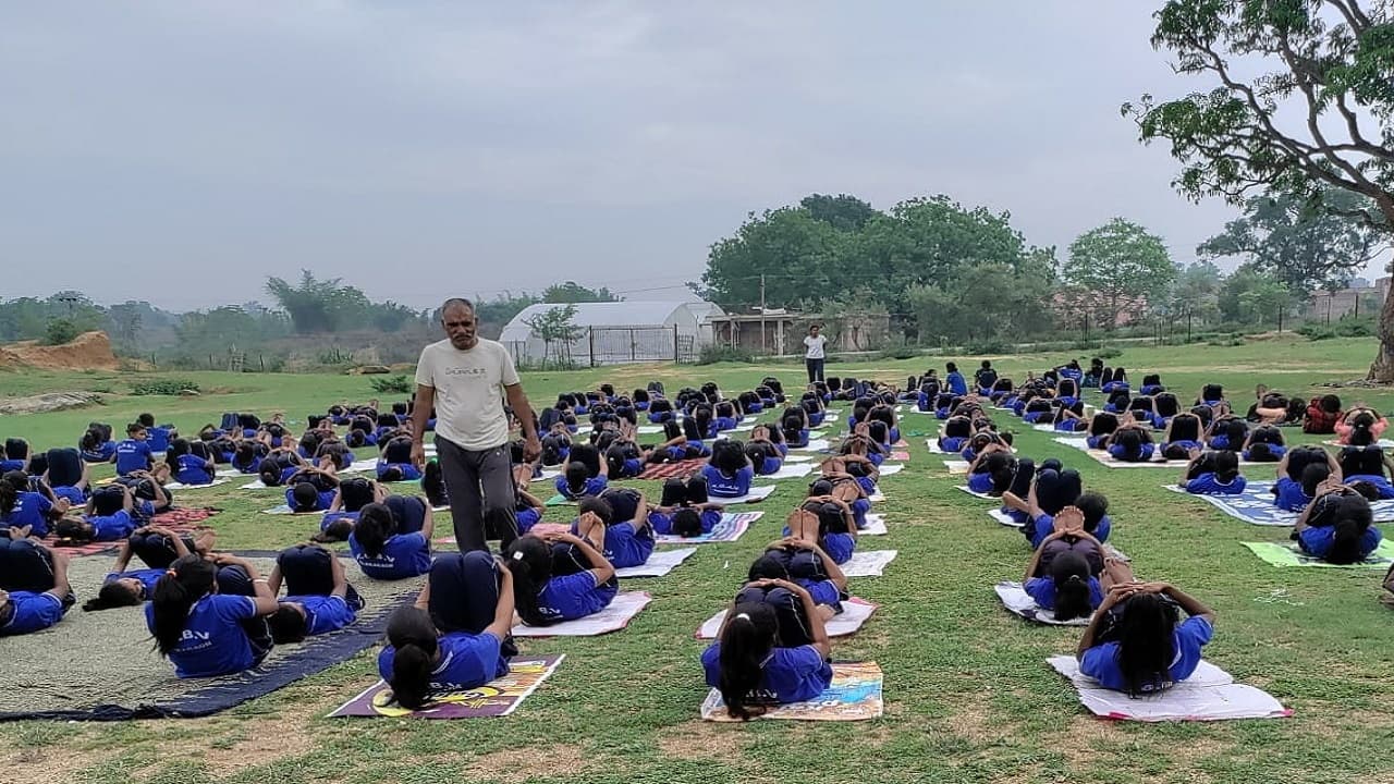 International Yoga Day 2022: योग दिवस पर जब PM मोदी आए थे Ranchi, तो श्रीकांत ने लोगों को सिखाया था योग