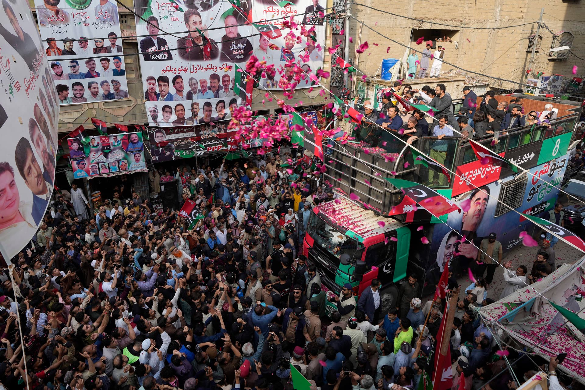 पाकिस्तान में 8 फरवरी को रहेगा इंटरनेट बंद! ‘ओपन डोर पॉलिसी’ अपनाया जा रहा है आम चुनाव में