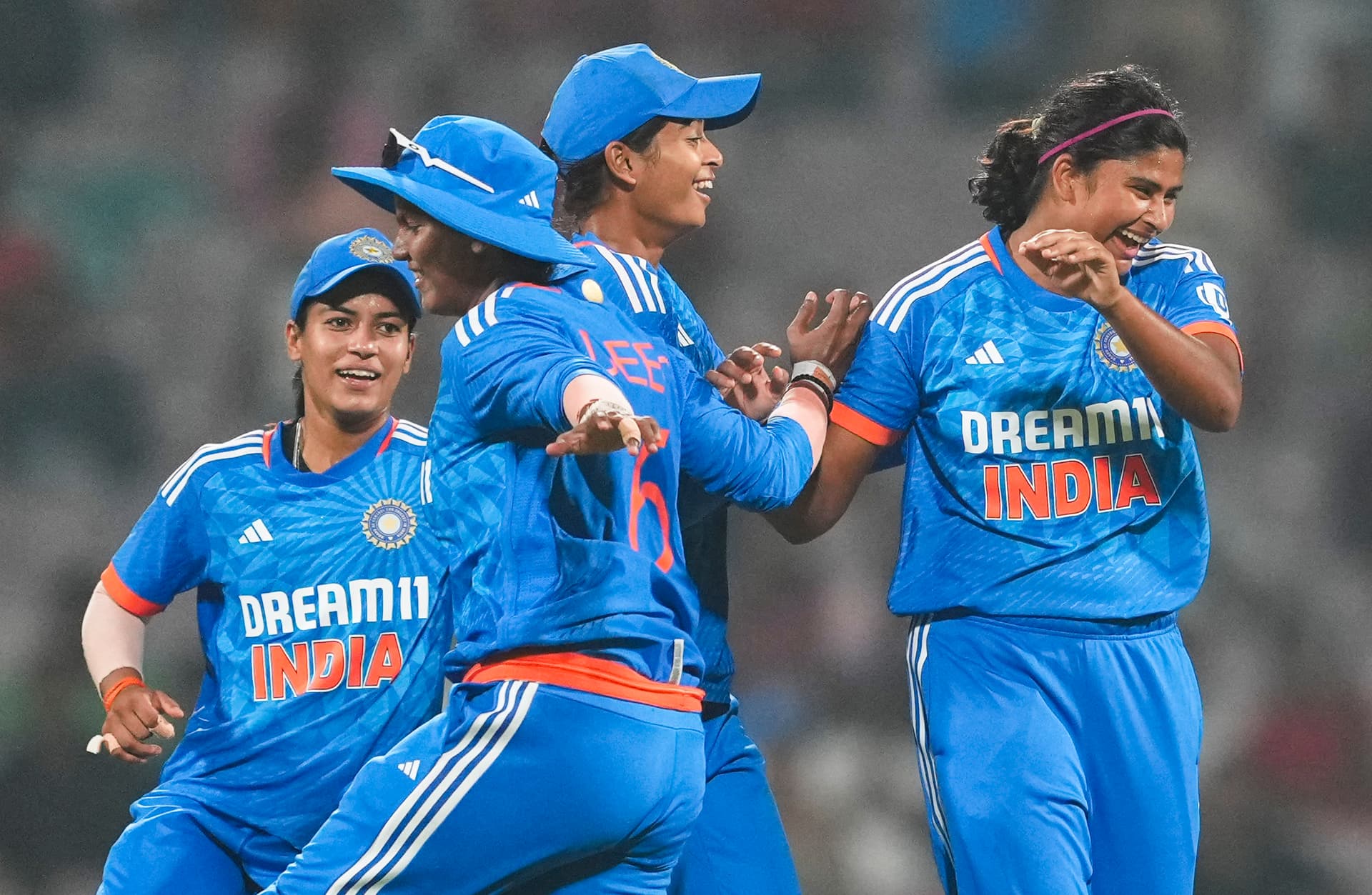 India W vs Australia W T20: मैच से पहले जानें मुंबई के मौसम का हाल और पिच रिपोर्ट