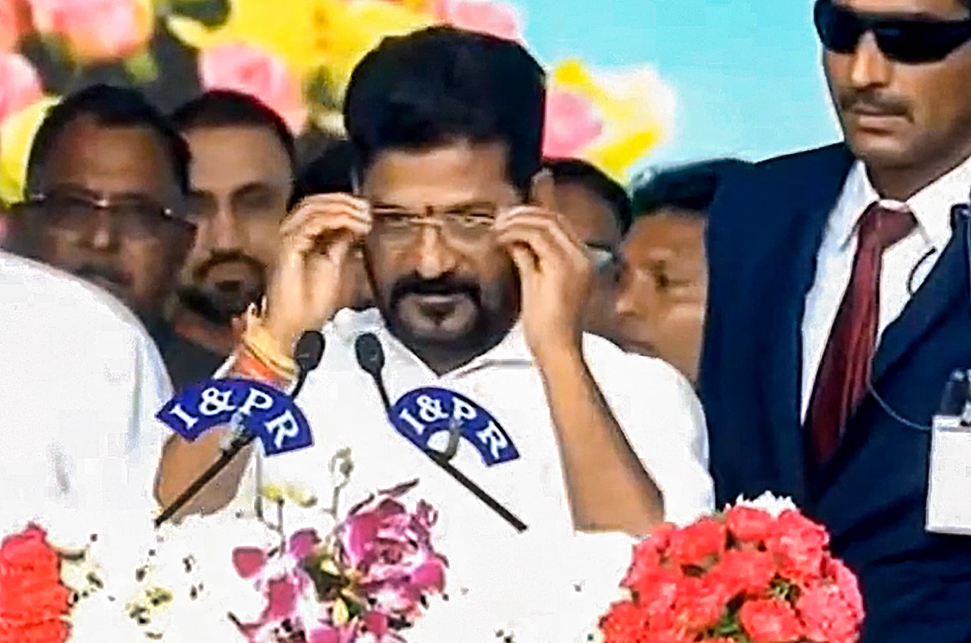 रेवंत रेड्डी बने तेलंगाना के सीएम, एबीवीपी से राजनीति शुरू करके कांग्रेस के गेंद को इस तरह पहुंचा गोल पोस्ट तक