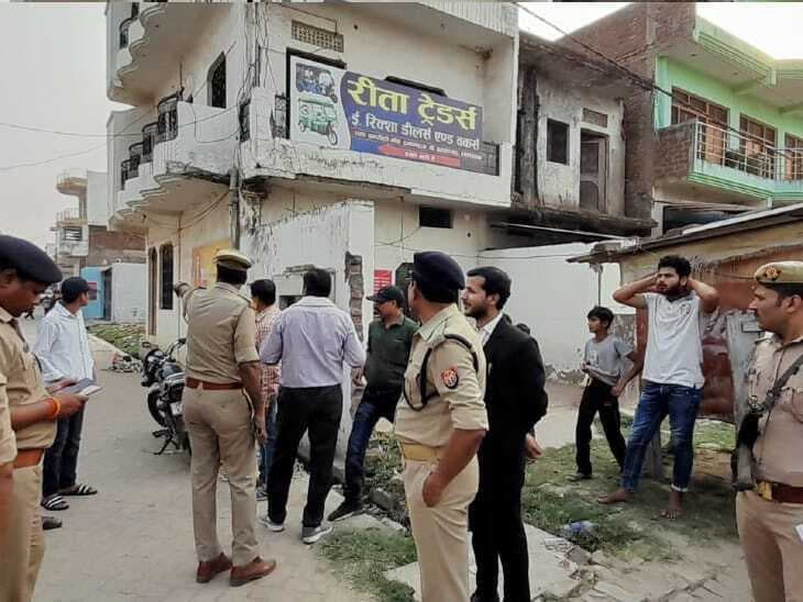 Prayagraj News: गो तस्करी के आरोपी गैंगस्टर मुजफ्फर पर चला पुलिस का डंडा, करोड़ों की संपति हुई जब्त