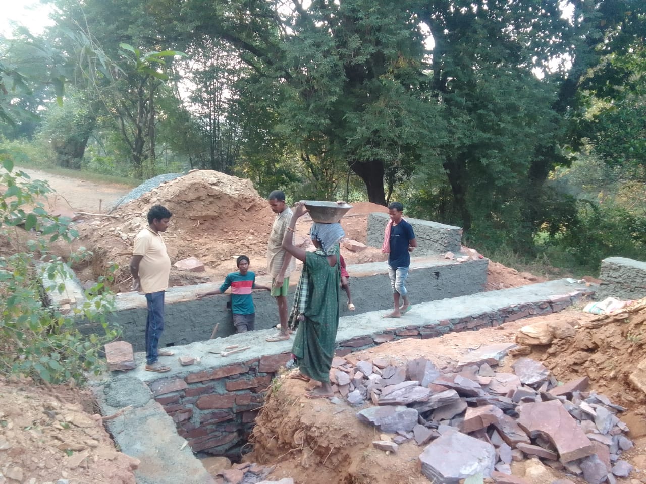 पश्चिमी सिंहभूम : विकास योजनाओं में अनियमितता, उपप्रमुख व वार्ड सदस्य ने लगाया आरोप