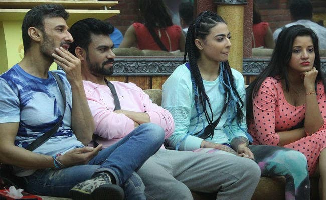 Bigg Boss 10 Day 3: क्या हुआ ऐसा रो पड़ी मोनालिसा, पहेलियों में घिरे घरवाले…