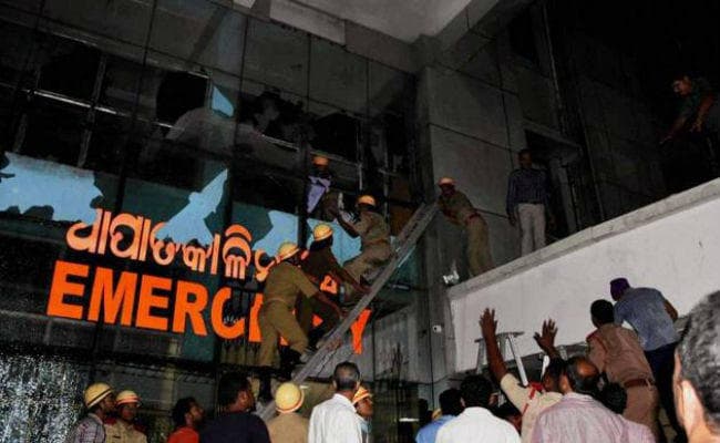 सम अस्पताल अग्निकांड के मामले में ओडिशा के स्वास्थ्य मंत्री का इस्तीफा