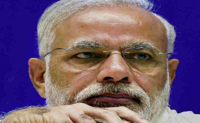 PM मोदी ने केंद्रीय मंत्री के साथ केंद्रीय स्वास्थ्य सचिव को भी गोरखपुर भेजा, हर गतिविधि पर रख रहे नजर
