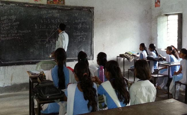 10वीं बोर्ड में इस स्कूल के सारे बच्चे हुए फेल, अब मास्टर साहब भुगतेंगे ”सजा”