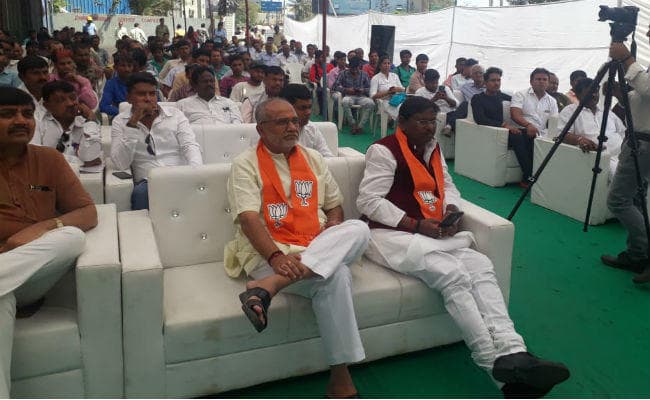 पूर्व मुख्यमंत्री अर्जुन मुंडा सूरत में व्यवसायियों के साथ शामिल हुए PM के ”मेरा बूथ सबसे मजबूत” कार्यक्रम में