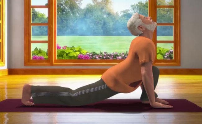 #YogaDay2019 : पीएम मोदी ने आज बताया कैसे करें सूर्य नमस्कार, क्या है इसके फायदे