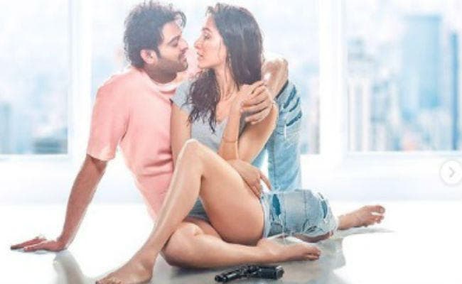 रोमांटिक सीन करना आसान नहीं था ”बाहुबली” प्रभाष के लिए, लड़की भाग कर गले लग गयी लेकिन…