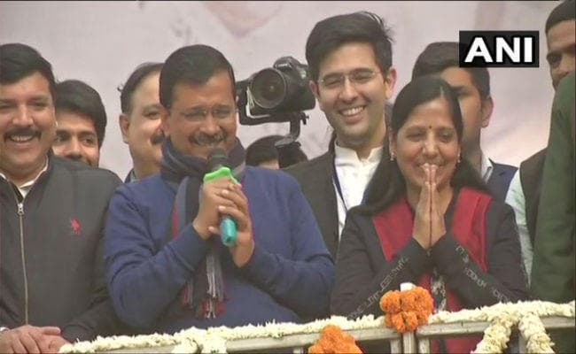 अरविंद केजरीवाल की पत्नी सुनीता ने कहा, मतगणना से पहले बेचैनी थी, अब खुश हूं : सुनीता केजरीवाल