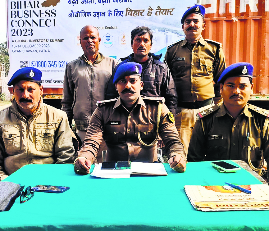 दिल्ली से गिरफ्तार हुआ इनामी अपराधी, दो गज जमीन के लिए किया था भाई का कत्ल