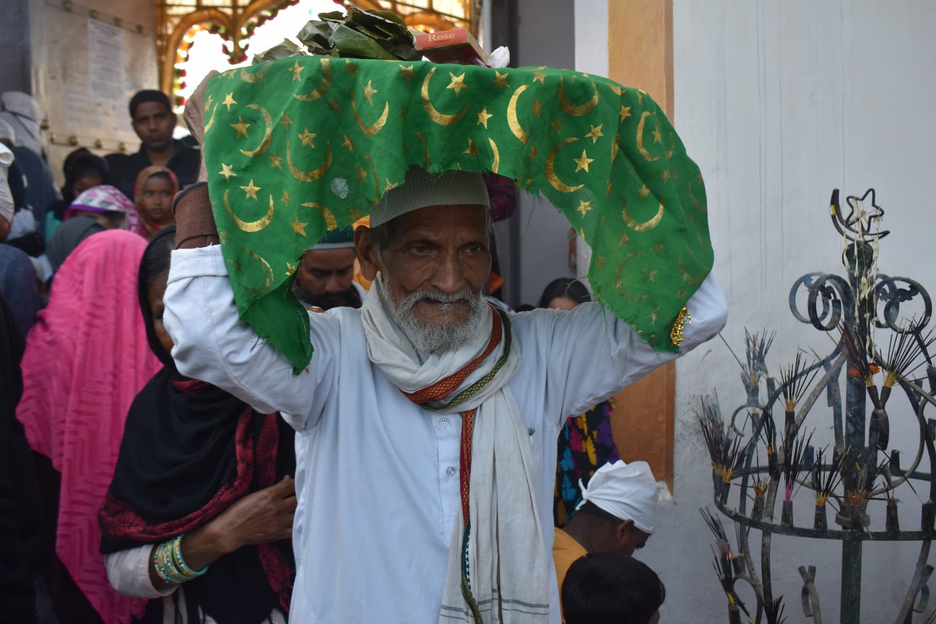 चादरपोशी के साथ गया के बीथोशरीफ दरगाह में उर्स संपन्न, लोगों ने मांगी विशेष दुआएं