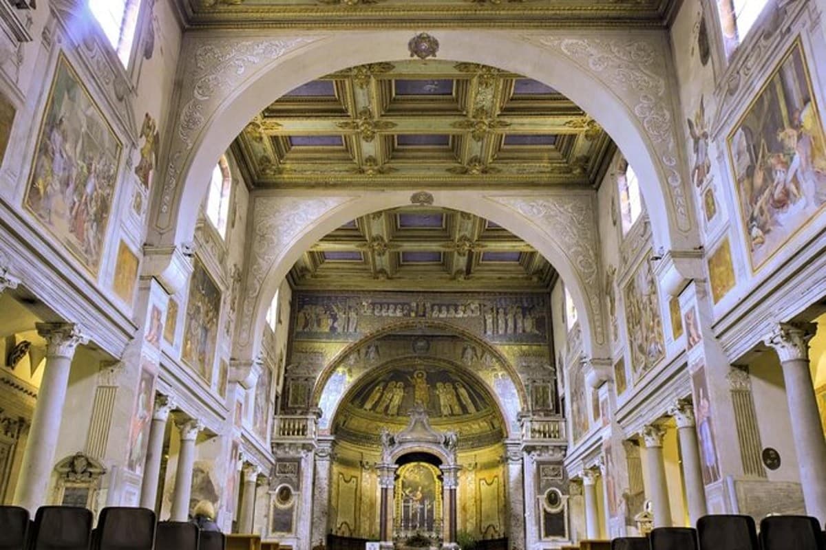 Famous Church In Mumbai: ये हैं मुंबई के फेमस चर्च, जहां शानदार तरीके से मनाया जाता है क्रिसमस डे, देखें फोटो