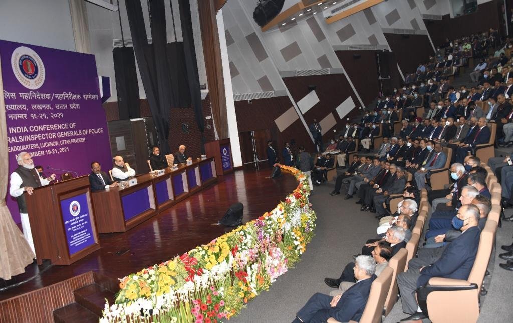 56वीं डीजीपी कॉन्फ्रेंस में शामिल हुए पीएम मोदी, हाई-पावर पुलिस टेक्नोलॉजी मिशन पर दिया जोर